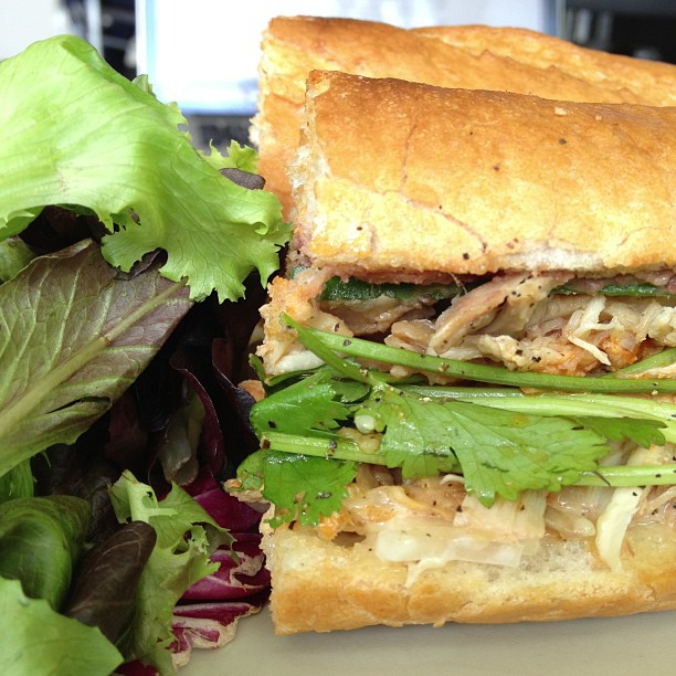 Bahn mi