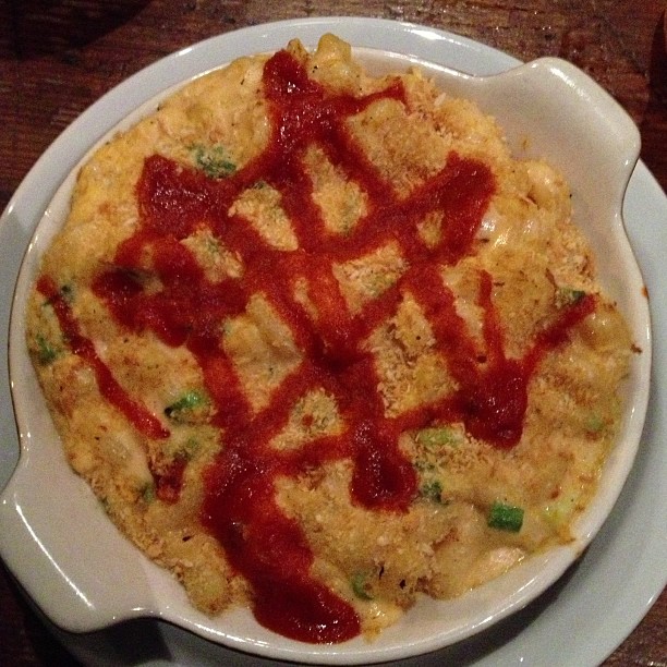 Exchange Student sirracha Mac & cheese mmmmm