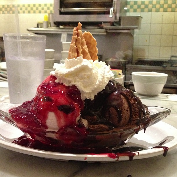 February sundae of the month "Lucky You" buahahaha