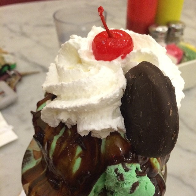 Fentons sundae of the month: Leperchaun Treasure!