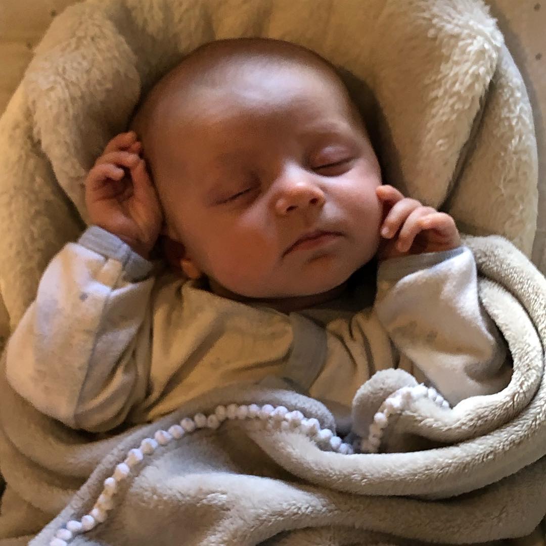 Isabella’s morning nap, dreaming of cards, awesome aunties and tummy time ️