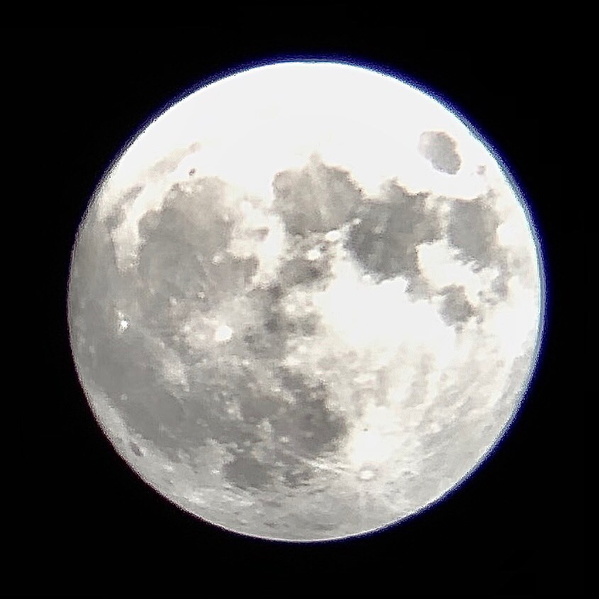 Oh hi night sky!! Not the best shots just phone held up to the eyepiece but pretty cool nonetheless to see the moon up close, Jupiter and it’s moons, Saturn and it’s rings (tiny but there!) and Mars. Just ordered a set of 2” eyepieces and a 90• star diagonal, let’s see where that gets us :)
